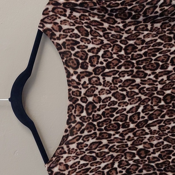 WHBM Leopard Print Long Bell Sleeve Round Neck Pullover Top - Picture 8 of 11